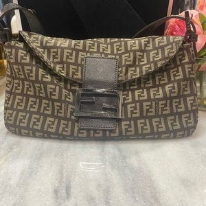 Vintage Fendi Clutch.